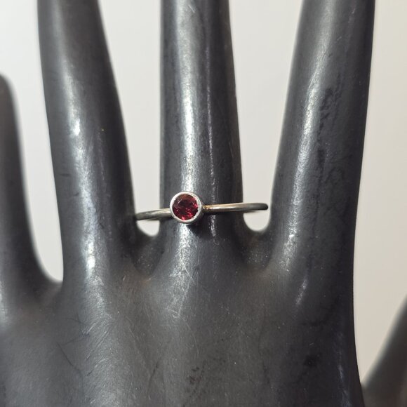 Unbranded Jewelry - Sterling Silver Ring with Red Garnet – Minimalist Solitaire Size 8.75